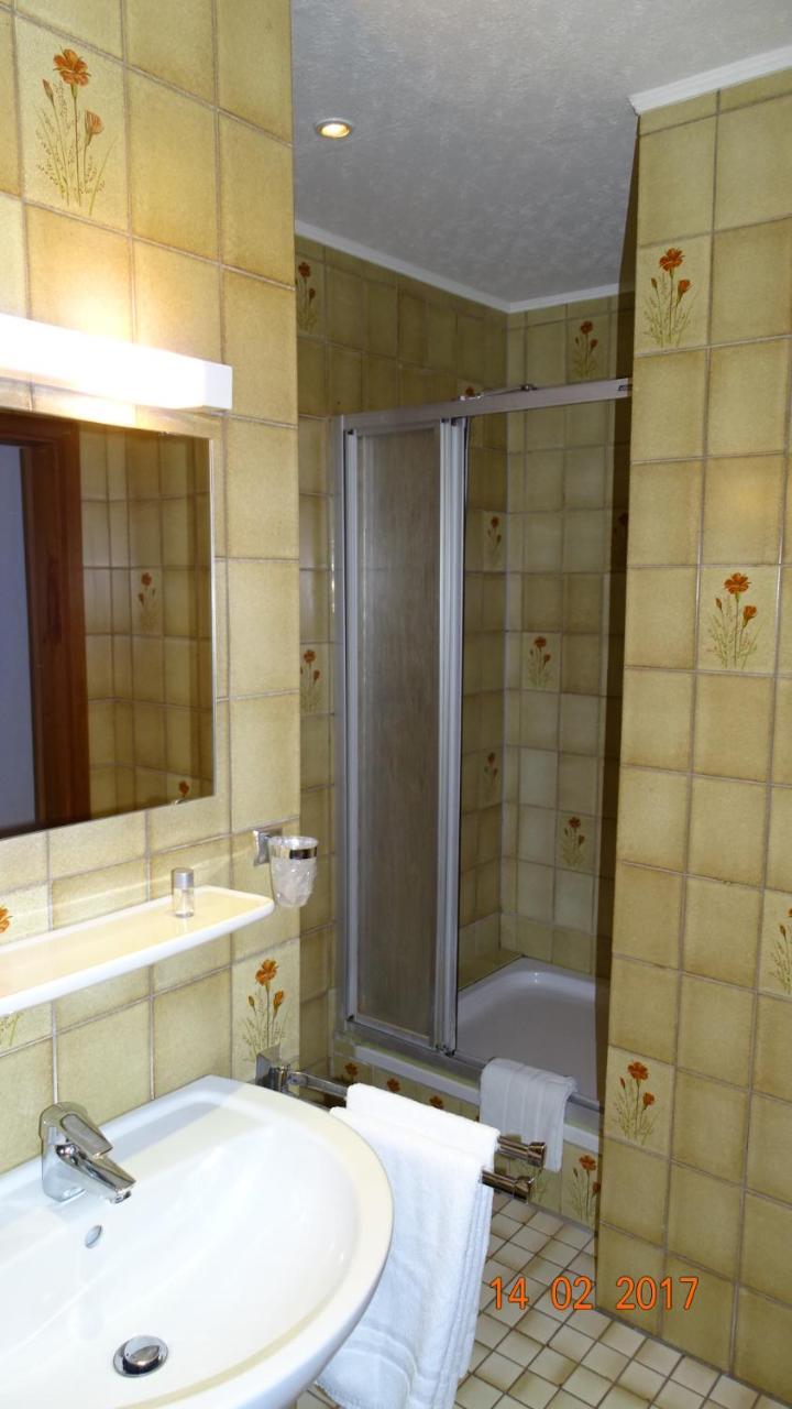 Bed & Breakfast Hotel Helga Hein Düsseldorf Dış mekan fotoğraf