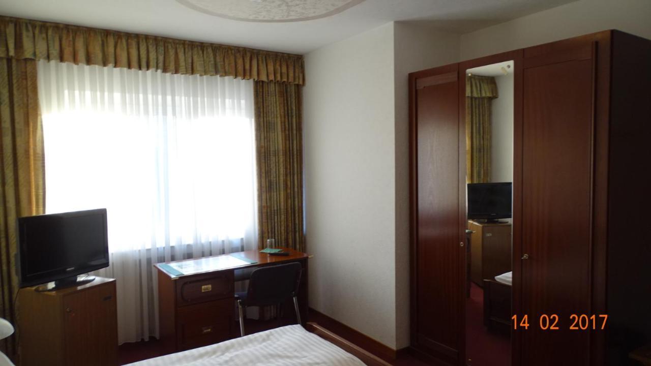 Bed & Breakfast Hotel Helga Hein Düsseldorf Dış mekan fotoğraf